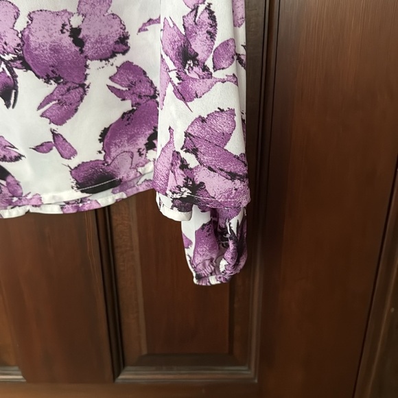 Charming Charlie Long Sleeve Cold Shoulder Top - Picture 5 of 9